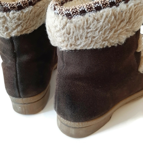 Vintage 60s Sherpa and Brown suede warm winter lace up booties.  Size 7 - Picture 4 of 8